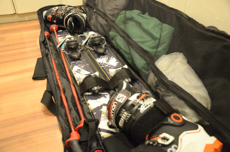 スキー板もブーツも入るオールインワンスキーバッグのおすすめ【7選】スキー旅行を安く上げるならこれ！ | スノーウェイマガジン